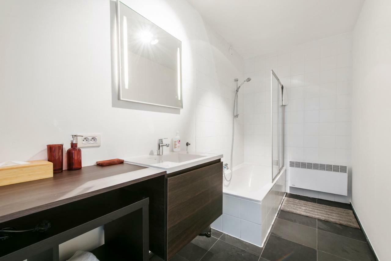 Classy In Center With Large Balcony Apartment Gent